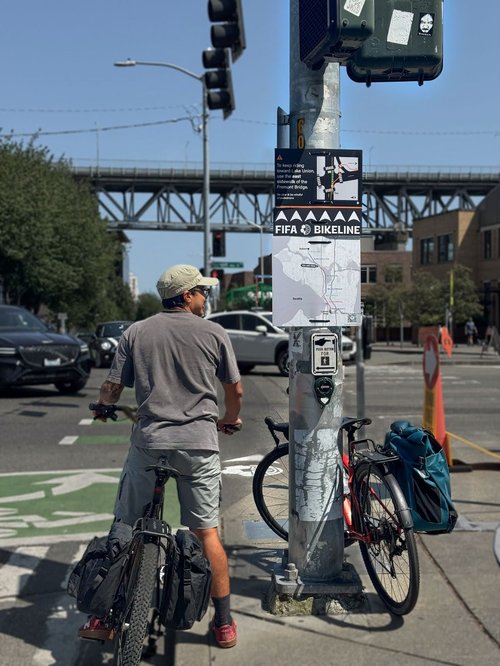 people-nav-bike-lines